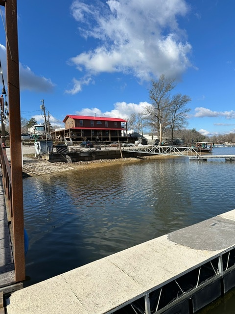 bldg.dock