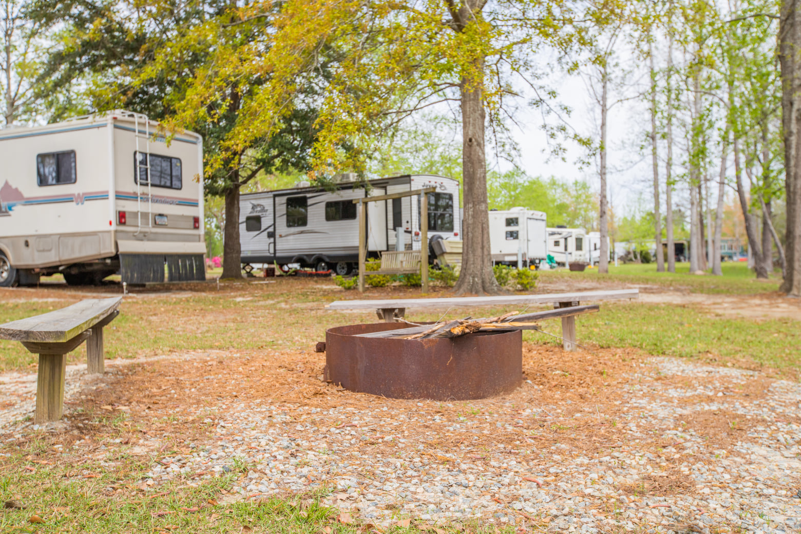 Southern GA Lake Louise waterfront RV Park and Cabins! photo 7