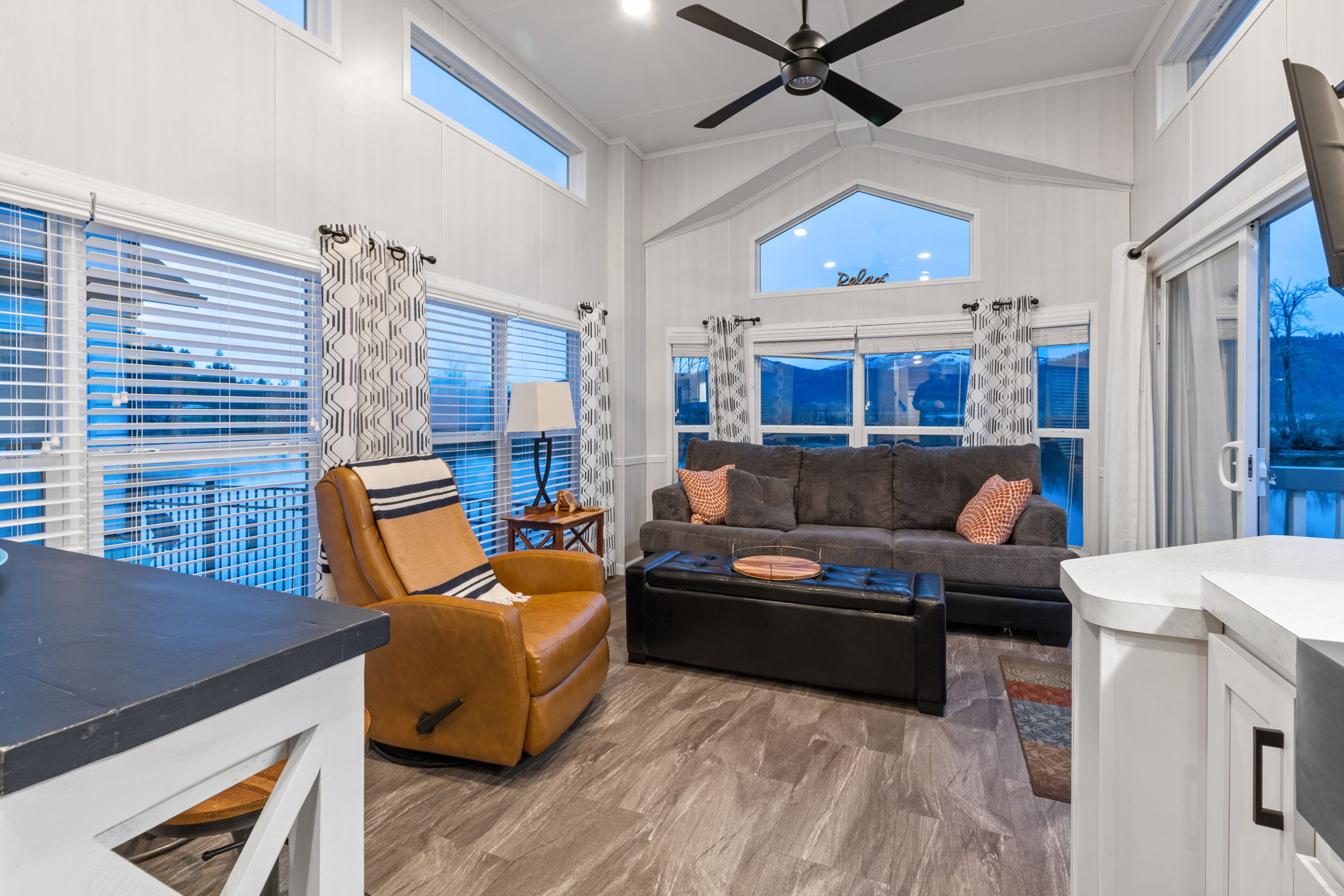 “Relax on the Joe” Tiny Homes + Main Residence in IDAHO! photo 4