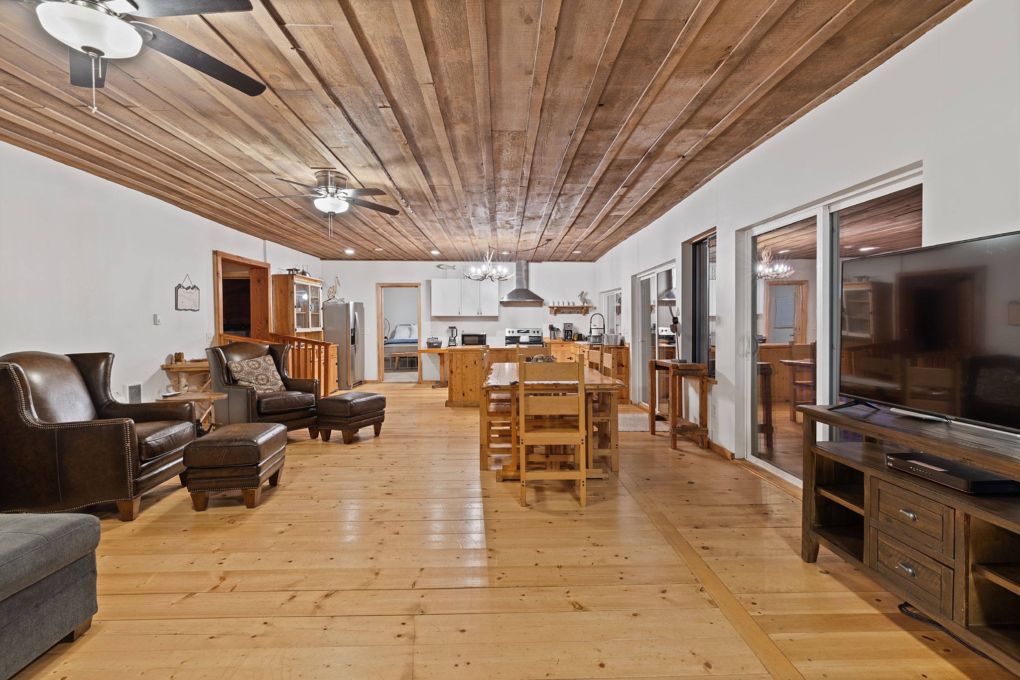 “Relax on the Joe” Tiny Homes + Main Residence in IDAHO! photo 7