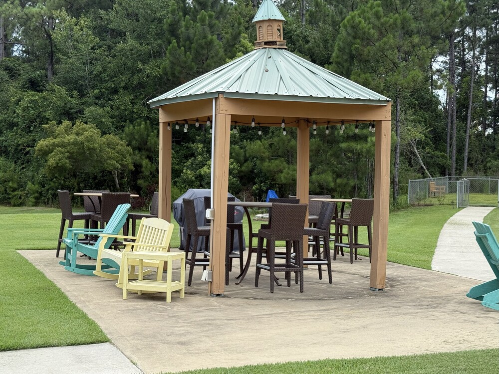 Luxury RV Living – Lake Osprey RV Country Club photo 4
