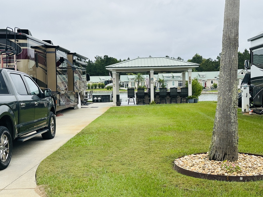 Luxury RV Living – Lake Osprey RV Resort photo 4
