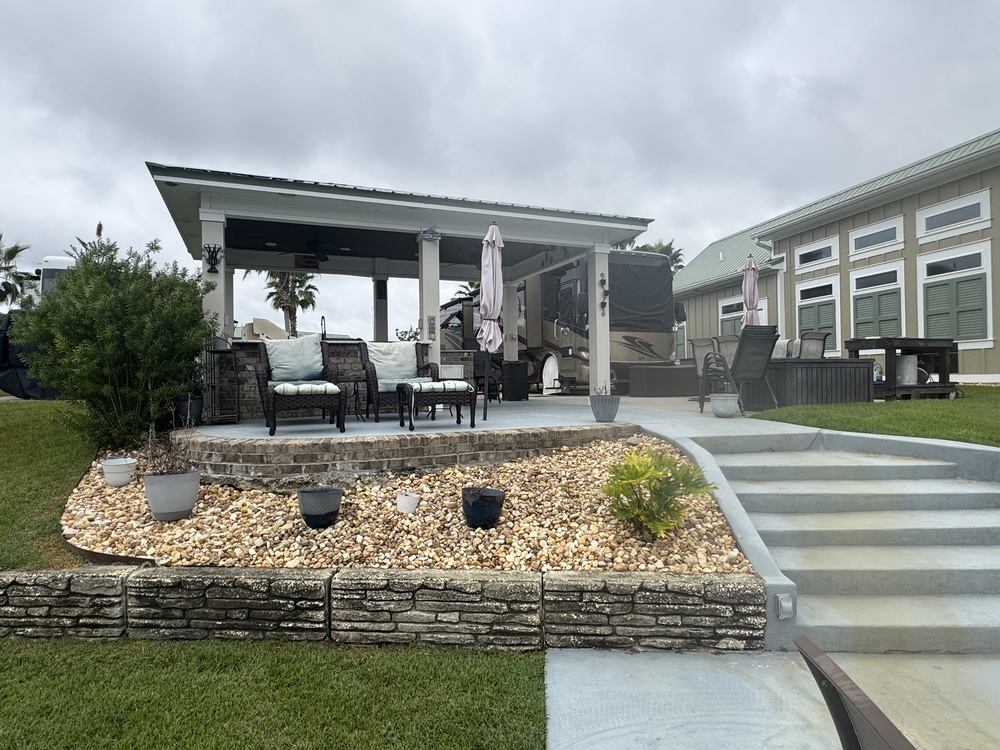 Luxury RV Living – Lake Osprey RV Resort photo 6