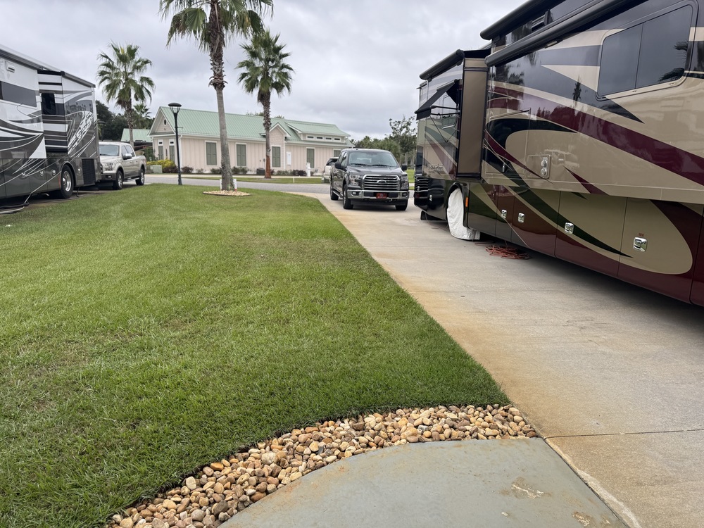 Luxury RV Living – Lake Osprey RV Resort photo 8